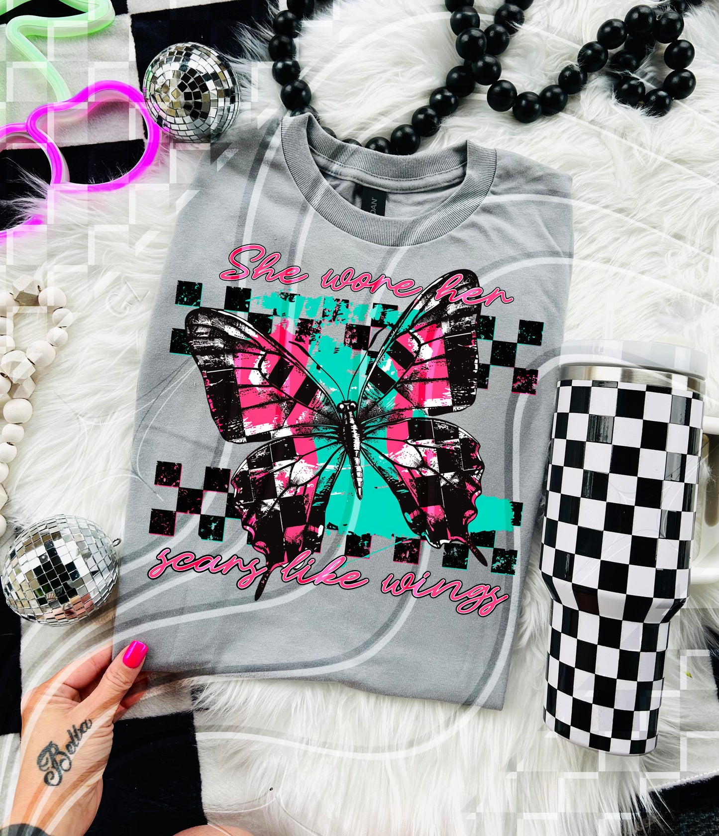 She wore her scars like wings - DTF TRANSFER (GL825)