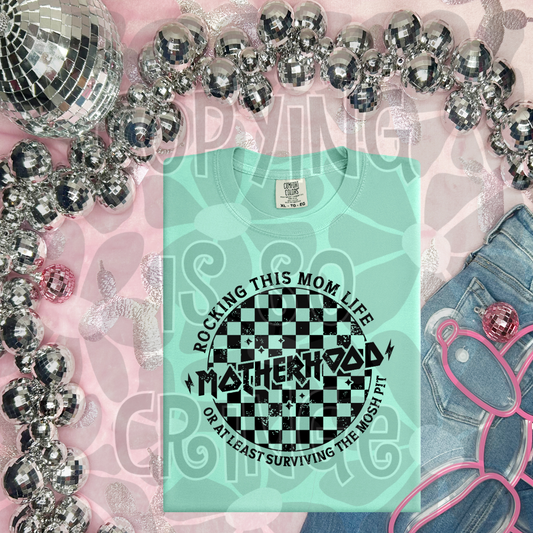 Rocking mom life-DTF TRANSFER (CFD)